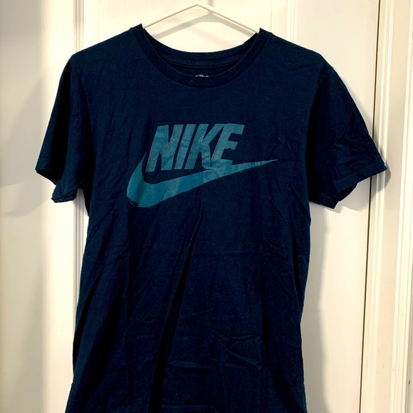 (5) Nike T-Shirts All Size S - Picture 2 of 5
